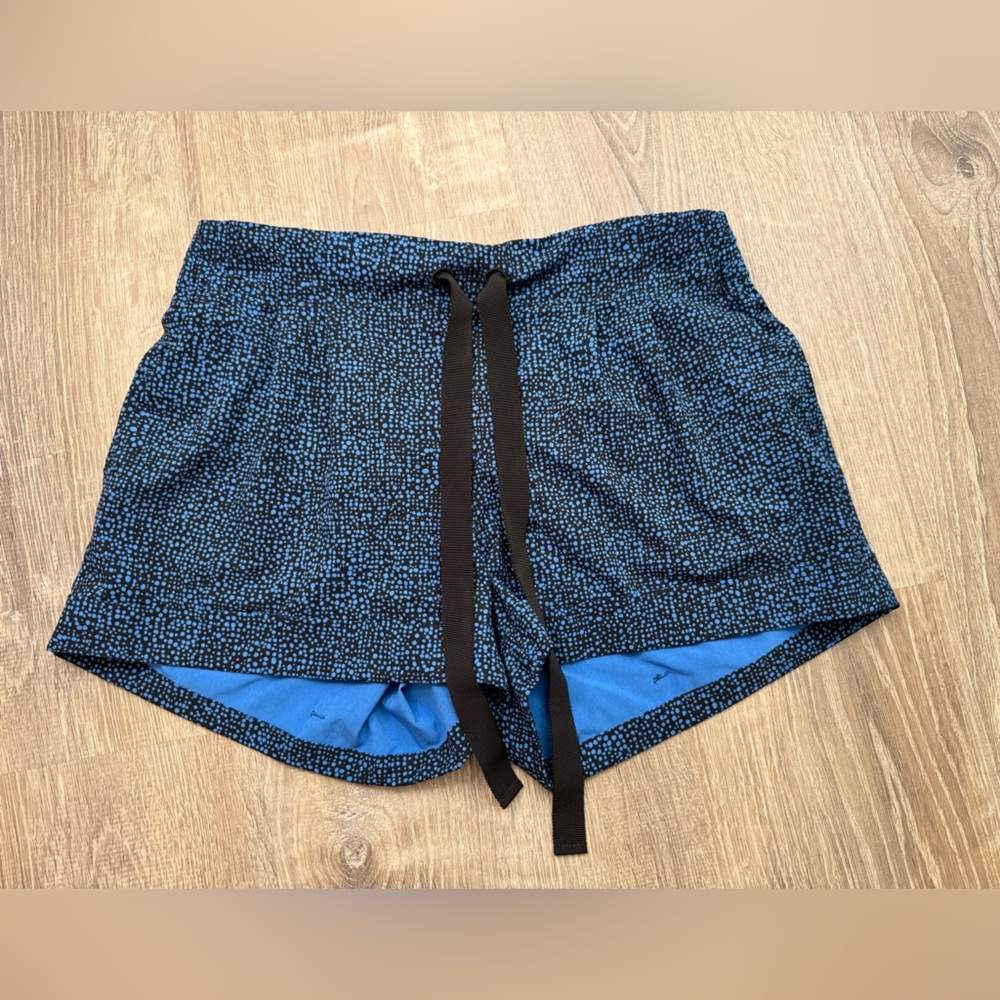 Lululemon Spring Break Away Short | Size 8 - Picture 3 of 10
